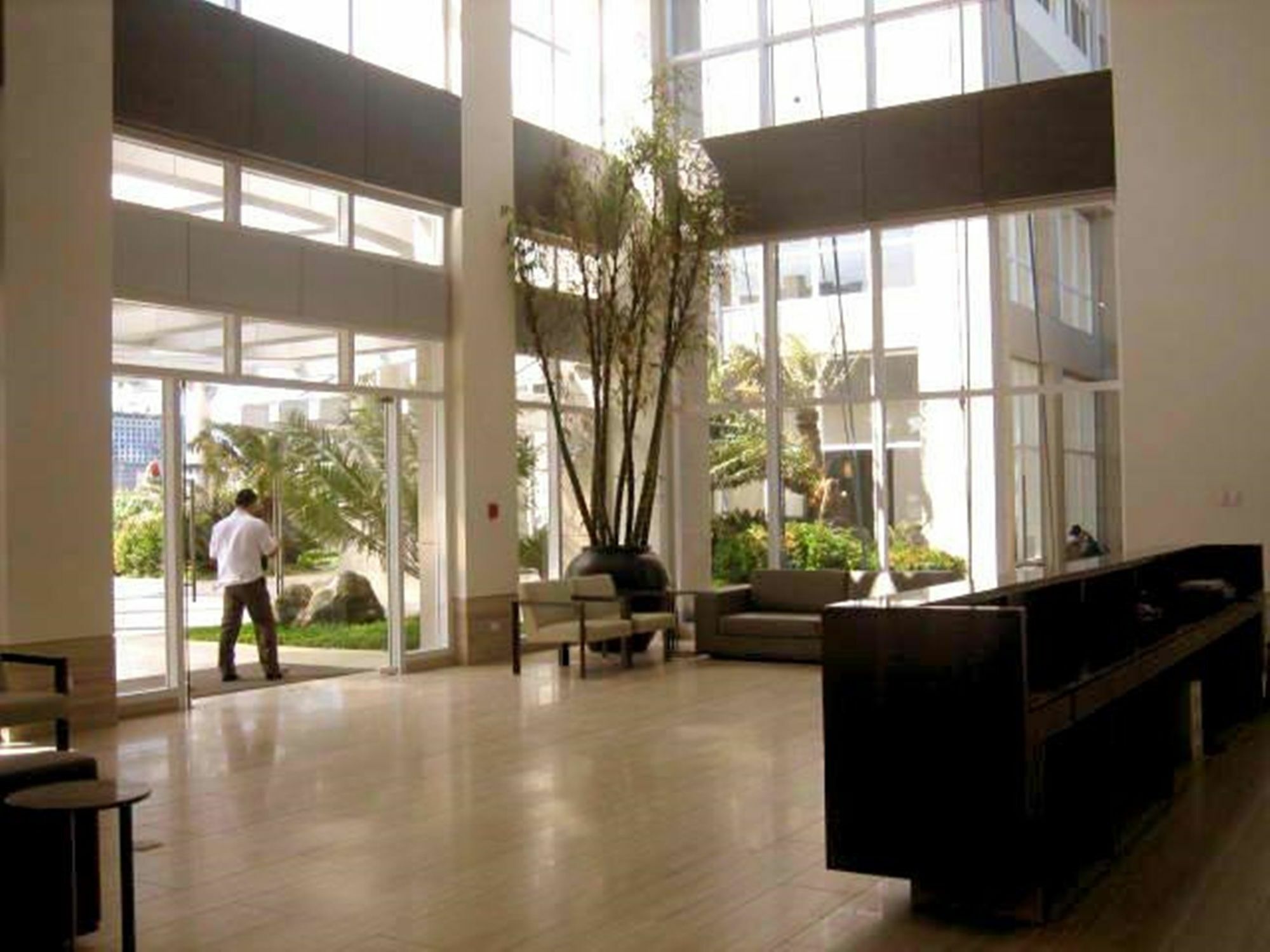 Go-Stay @ South Of Market Taguig Exteriör bild