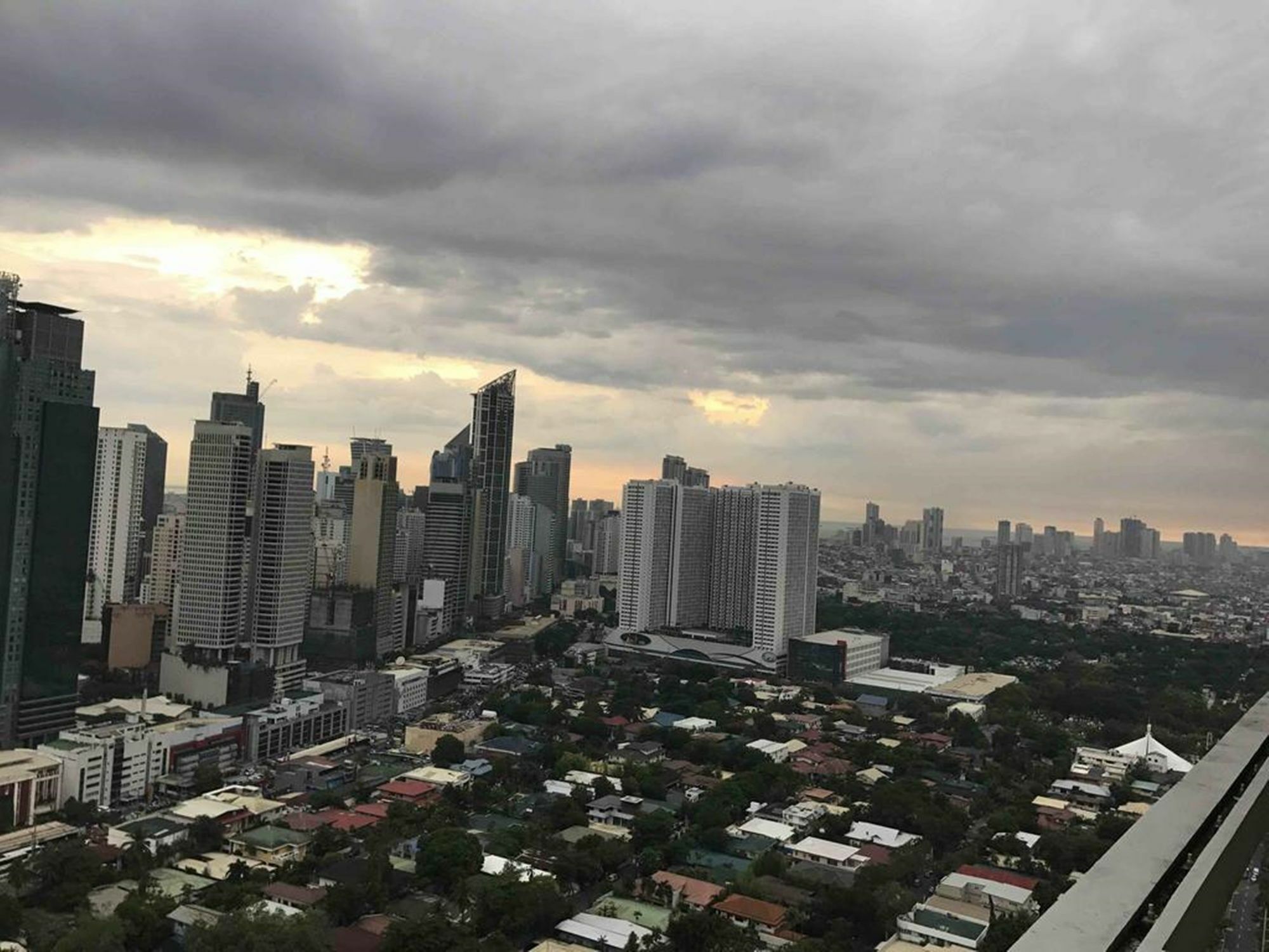 Go-Stay @ South Of Market Taguig Exteriör bild